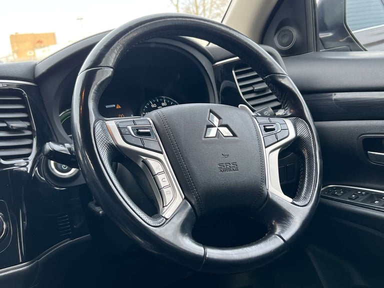 2017 Mitsubishi Outlander 2.0h 12kWh Juro CVT 4WD Euro 6 (s/s) 5dr SUV Hybrid Automatic