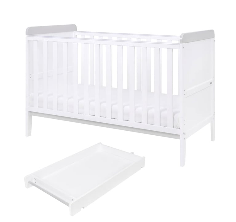 Cot bed and top changer 