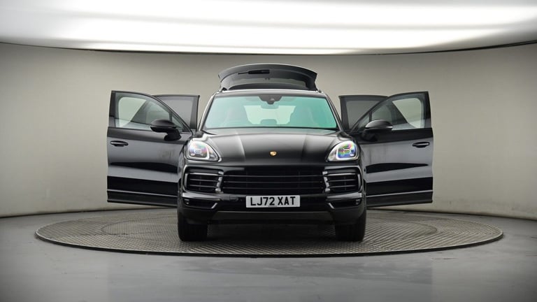 2022 Porsche Cayenne 3.0 V6 E-Hybrid 17.9kWh Platinum Edition TiptronicS 4WD Euro 6 (s/s) 5dr (3 ...