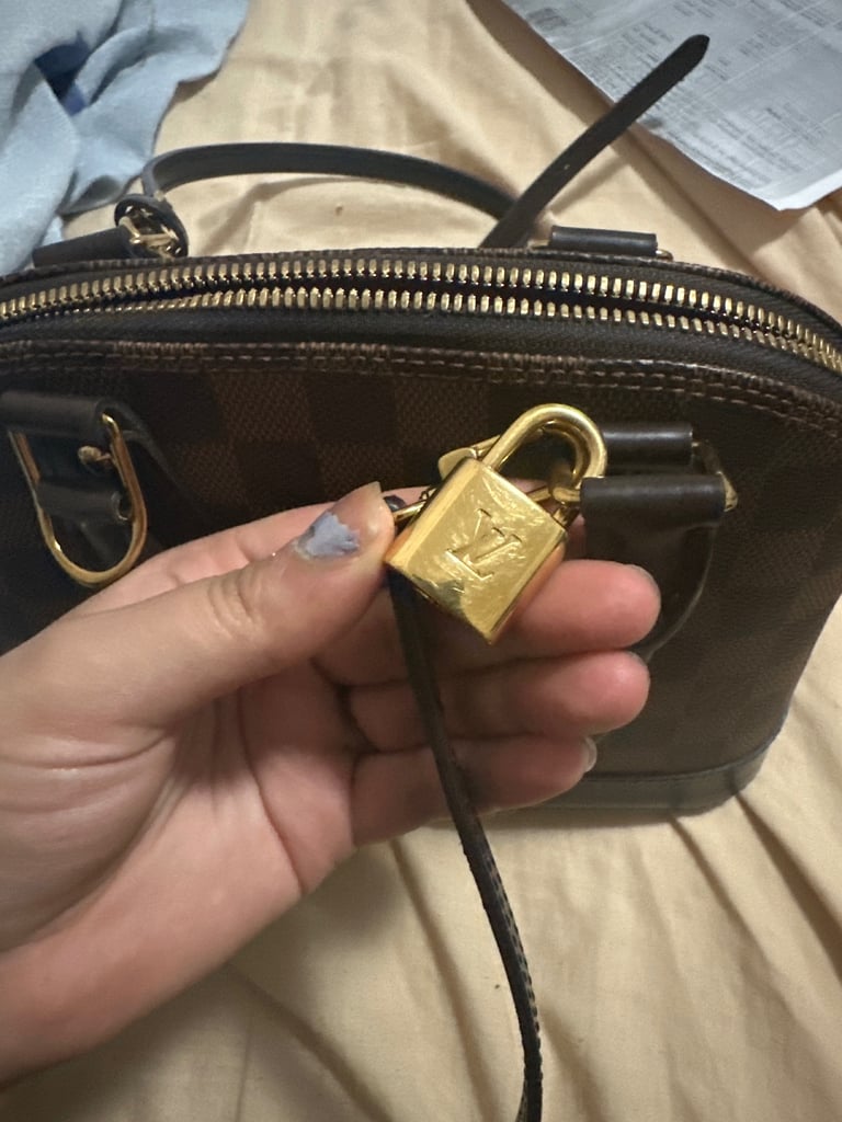 Second hand louis vuitton bags gumtree on sale