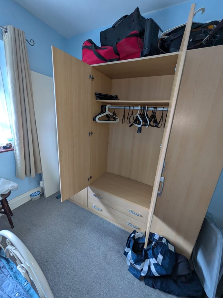 4door wardrobe with mirrors, drawers & shelves 