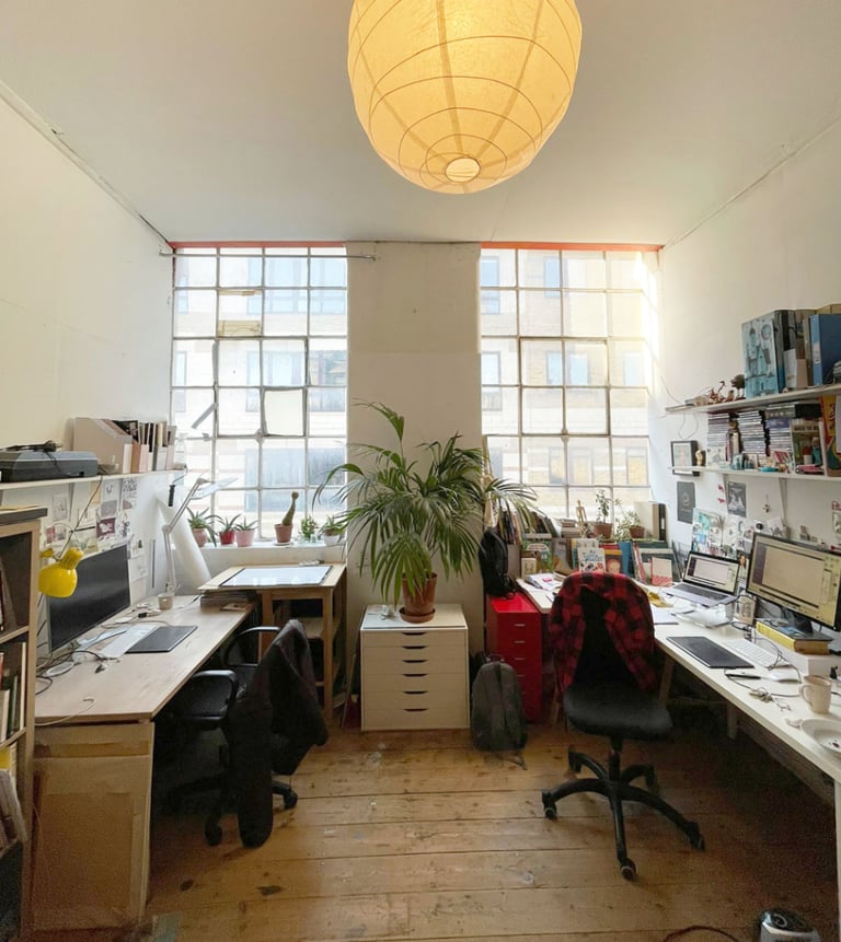 Affordable Creative Desk Space in Shared Art Studio, Islington / Angel @ Candid Arts