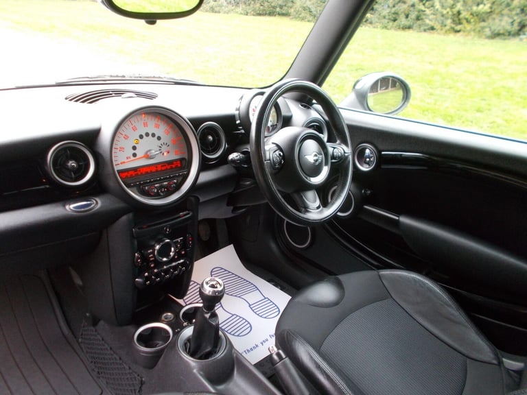 2011 MINI Hatch 1.6 Cooper Soho Euro 5 (s/s) 3dr HATCHBACK Petrol Manual