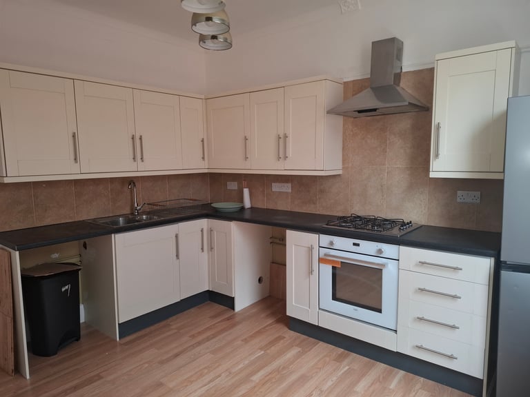 Whitburn, Fab 3 bed apartment to let