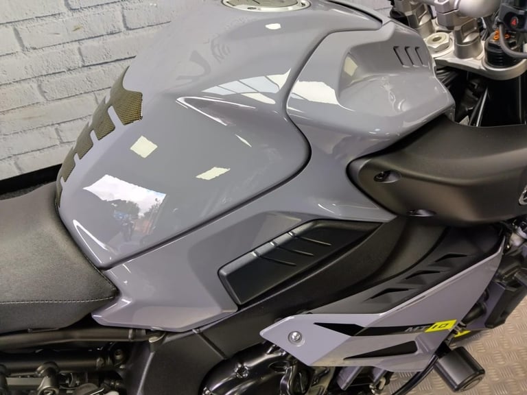 YAMAHA MT-10, 2017/17, JUST 8,002 MILES COVERED, NICE EXTRAS FITTED