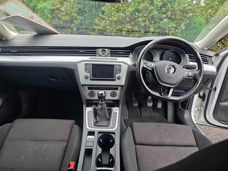 Volkswagen, PASSAT, Saloon, 2015, Manual, 1598 (cc), 4 doors