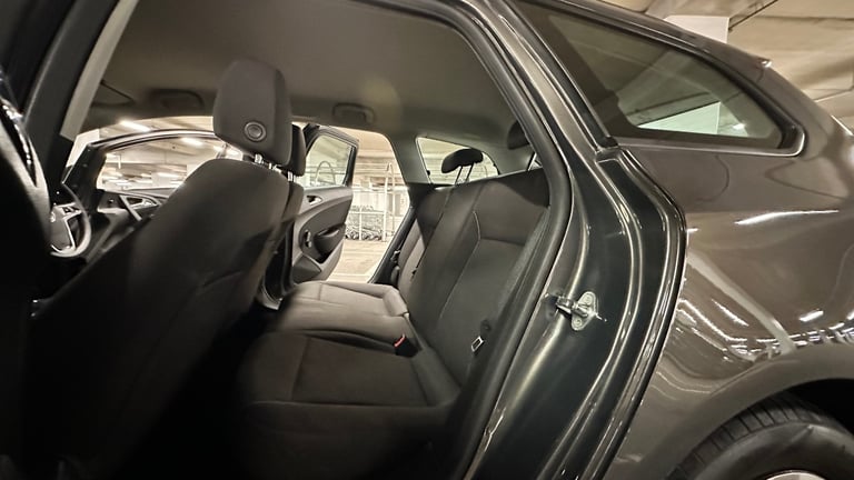 Vauxhall, ASTRA, Estate, 2013, Other, 1598 (cc), 5 doors