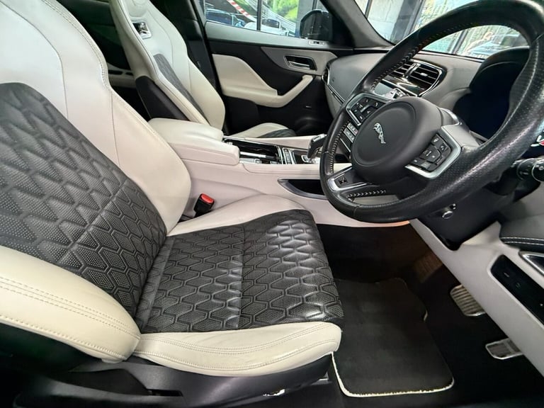 2020 Jaguar F-Pace 5.0 V8 SVR SUV 5dr Petrol Quickshift AWD Euro 6 (s/s) (550 ps) ESTATE Petrol A...