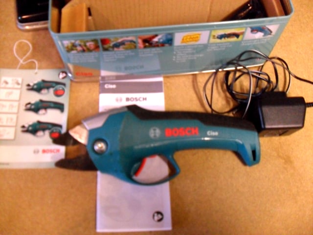 Bosch Ciso Cordless Powered Secateurs in Prudhoe, Northumberland
