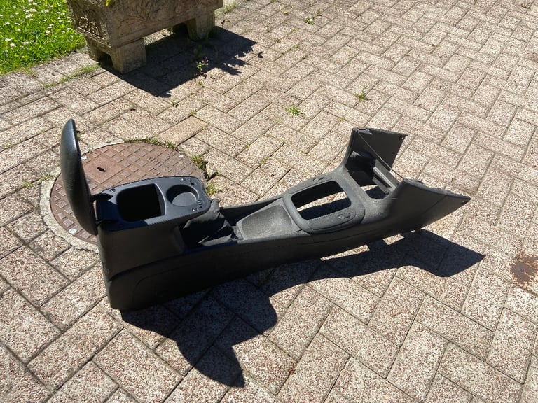 image for Vauxhall Vectra B centre console.