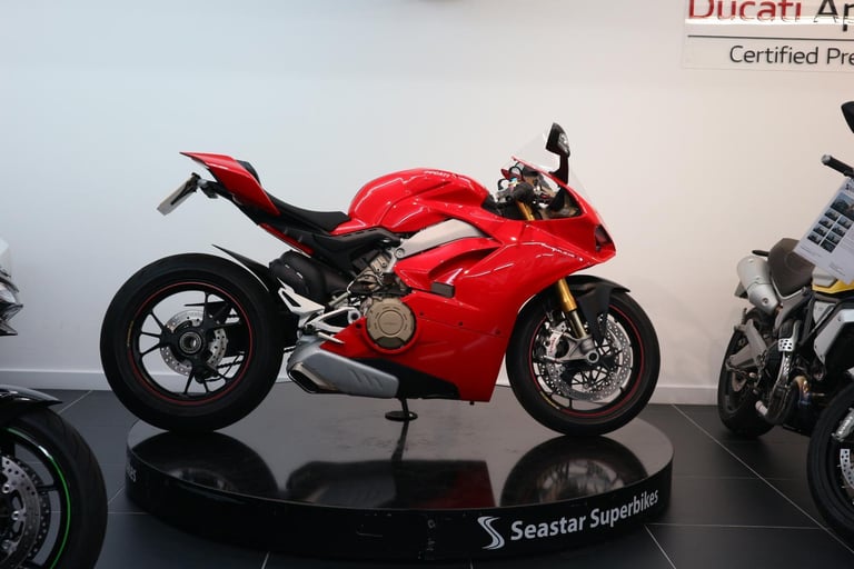 DUCATI PANIGALE V4 S - 2019 - 6300 MILES