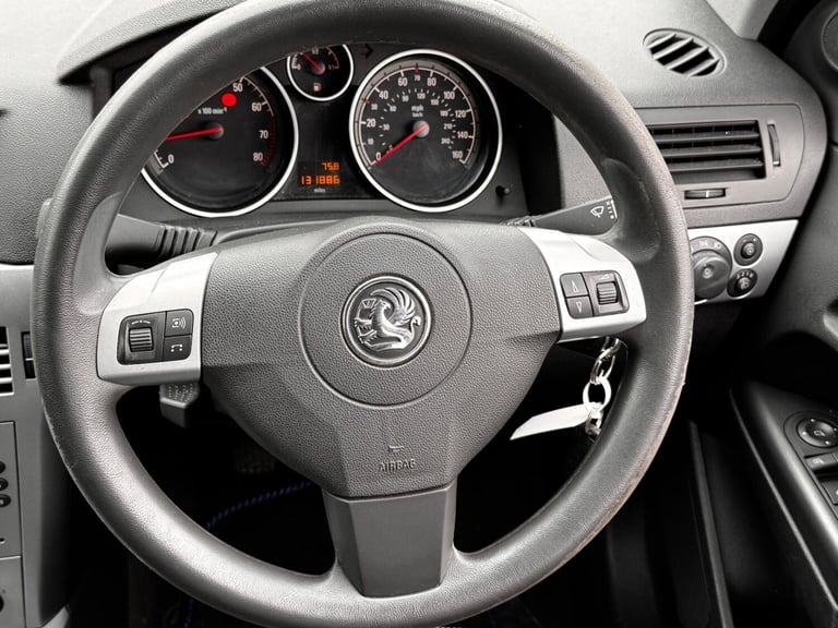 2009 Vauxhall Astra 1.6i 16V Club [115] 5dr HATCHBACK PETROL Manual