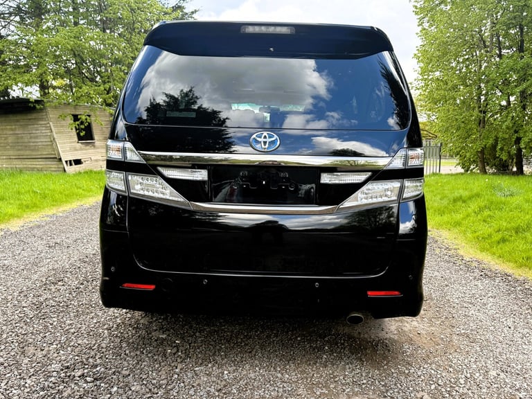 FRESH IMPORT 2014 TOYOTA VELLFIRE 2.4 PETROL/ELECTRIC HYBRID ULEZ COMPLIANT