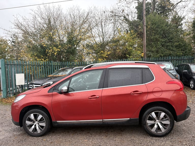PEUGEOT 2008 1.2 PureTech Allure 2015