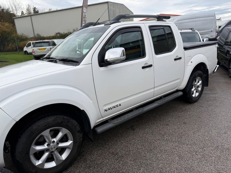 2015 Nissan Navara Double Cab Pick Up Tekna 2.5dCi 190 4WD Auto PICK UP DIESEL Automatic