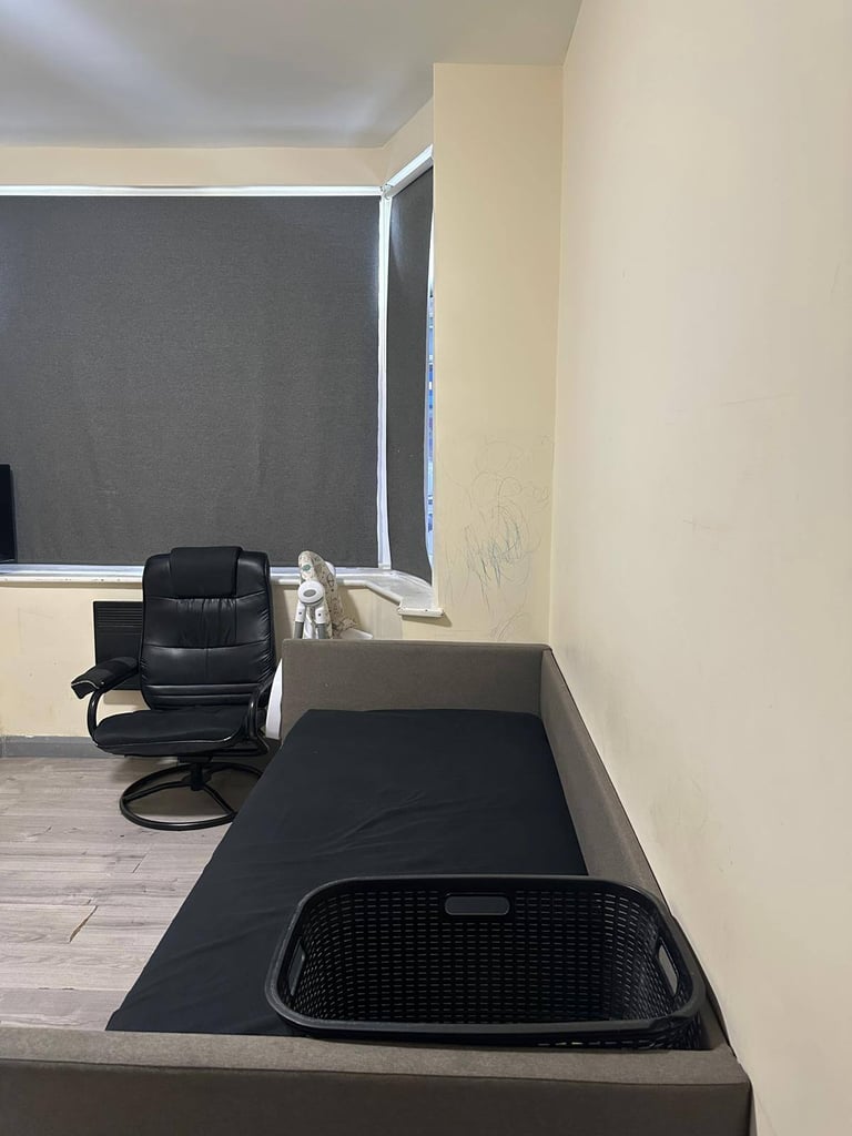 Studio Flat in Pinner Road Harrow HA1 4EX 