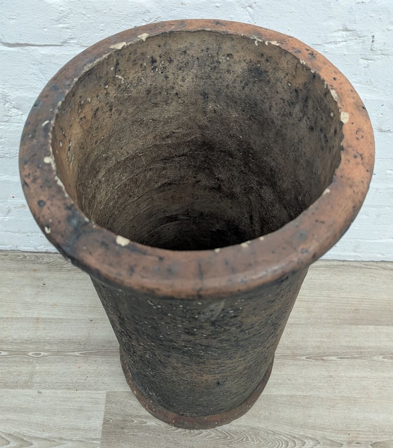 Victorian salt glazed reclaimed cylinder chimney pot (DELIVERY AVAILABLE)