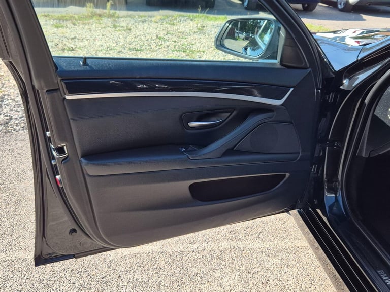 2015 BMW 5 Series 2.0 520i SE Auto Euro 6 (s/s) 4dr SALOON Petrol Automatic