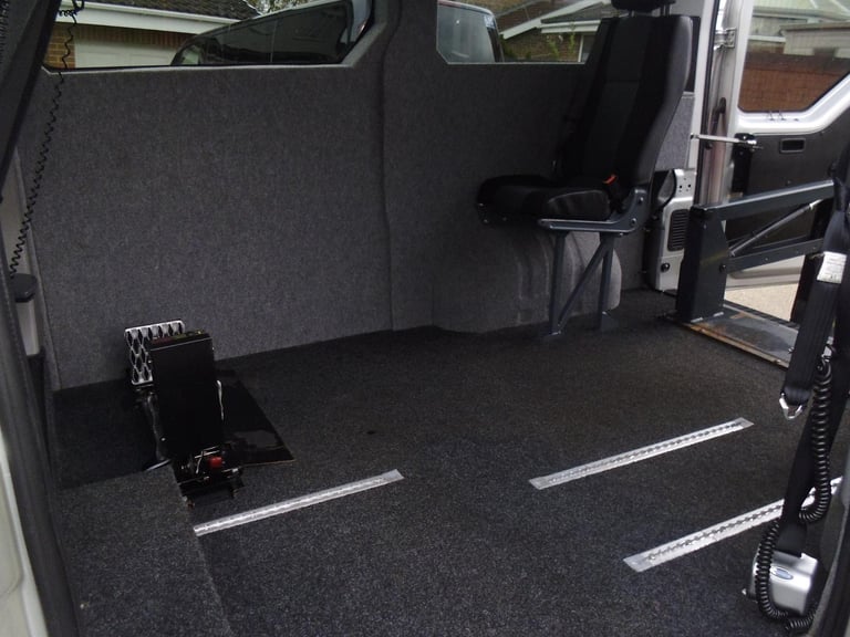 2014/63 Renault Master Wheelchair Accessible Driver and Passenger Transfer
