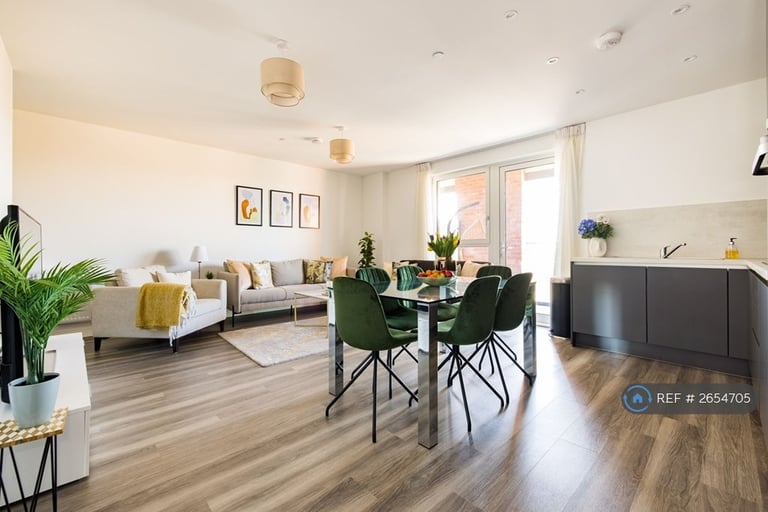 image for 3 bedroom flat in Green Street, London, E13 (3 bed) (#2654705)