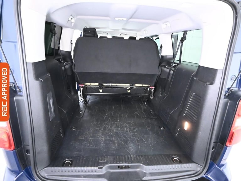 2019 Peugeot Traveller 1.5 BlueHDi Business Standard MPV MWB Euro 6 (s/s) 5dr Mpv (Multi-Purpose ...