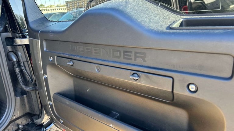 2024 Land Rover Defender 3.0 D250 X-Dynamic HSE 90 3dr Auto ESTATE DIESEL Automatic