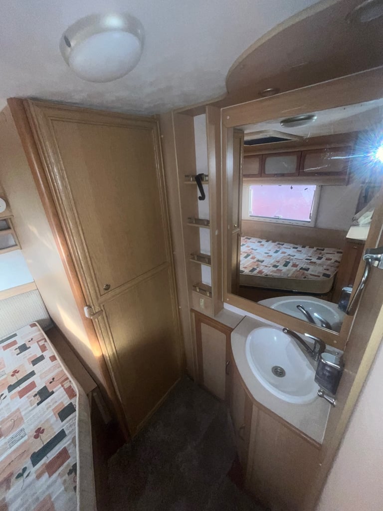 2007 fixed bed elddis caravan 4 berth touring caravan