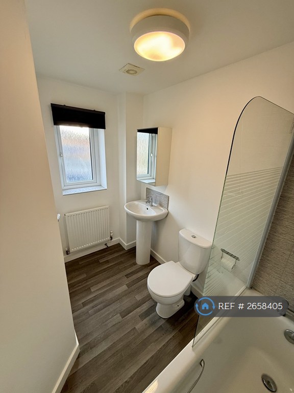 3 bedroom house in Rowantree Gardens, Redcar, TS10 (3 bed) (#2658405)