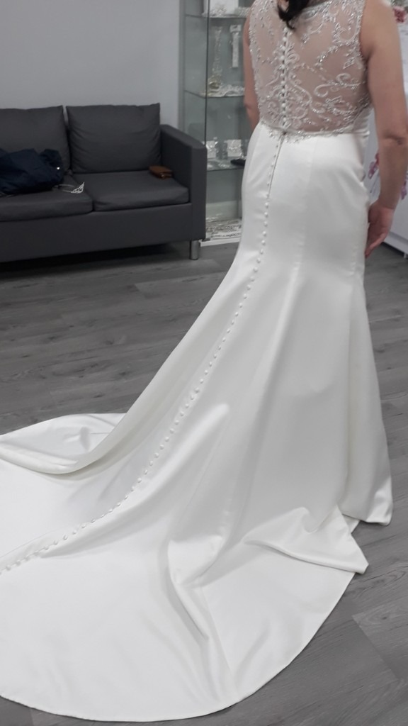 Beautiful Wedding dress in Harthill, North Lanarkshire Gumtree