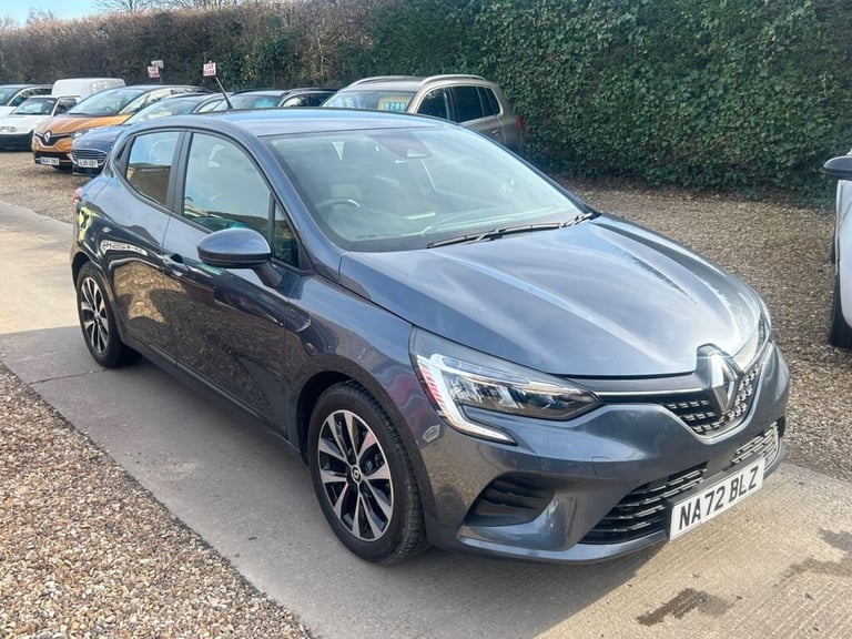 2022 Renault Clio 1.0 TCe Iconic Edition Hatchback 5dr Petrol Manual Euro 6 (s/s) (90 ps) Hatchba...