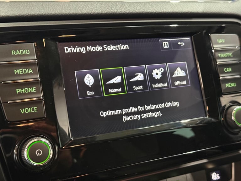 2017 Skoda Octavia 2.0 TDI Scout Estate 5dr Diesel Manual 4WD Euro 6 (s/s) (150 ps) ESTATE Diesel...