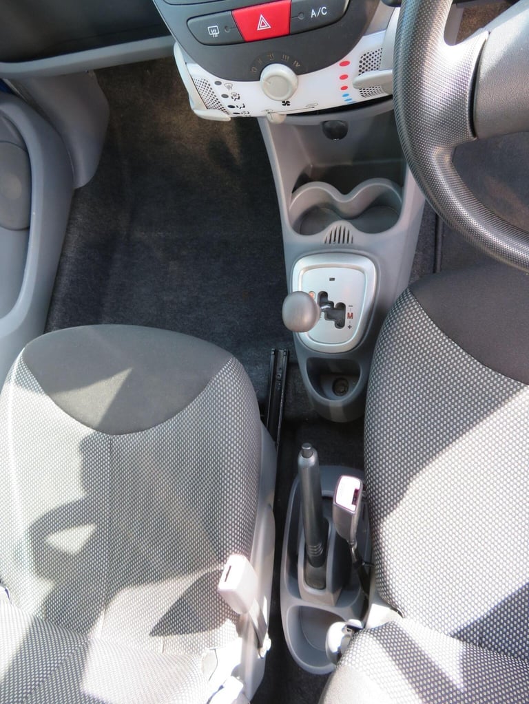 TOYOTA AYGO 1.0 VVT-i Blue MultiMode Euro 5 5dr 2010