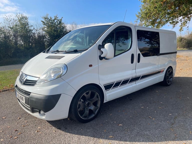 2011 Vauxhall Vivaro Crew Van 2.0CDTI [115PS] Sportive Van LWB Crew Van Diesel Manual