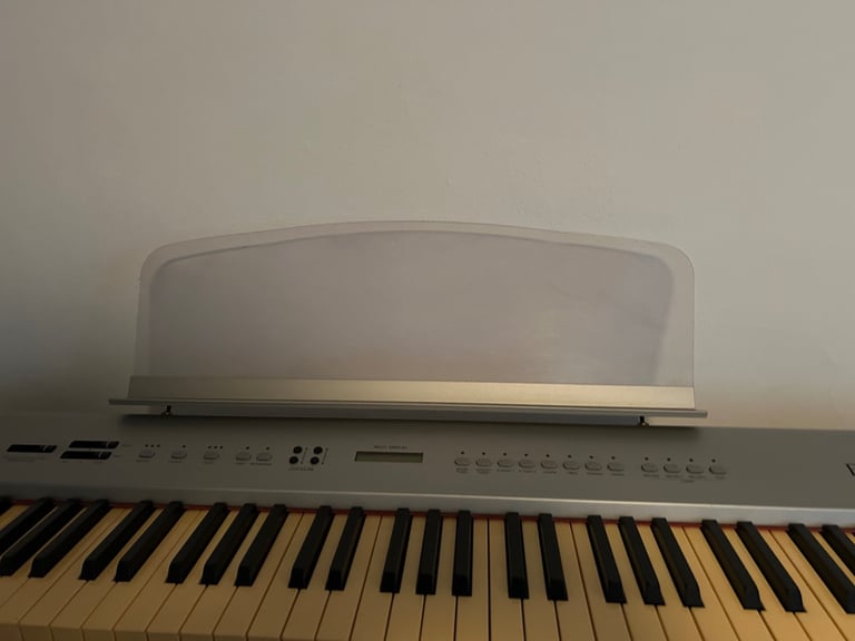 PDP220 Digital Piano £75.00  VG Condition Ashley Nr Altrincham. 