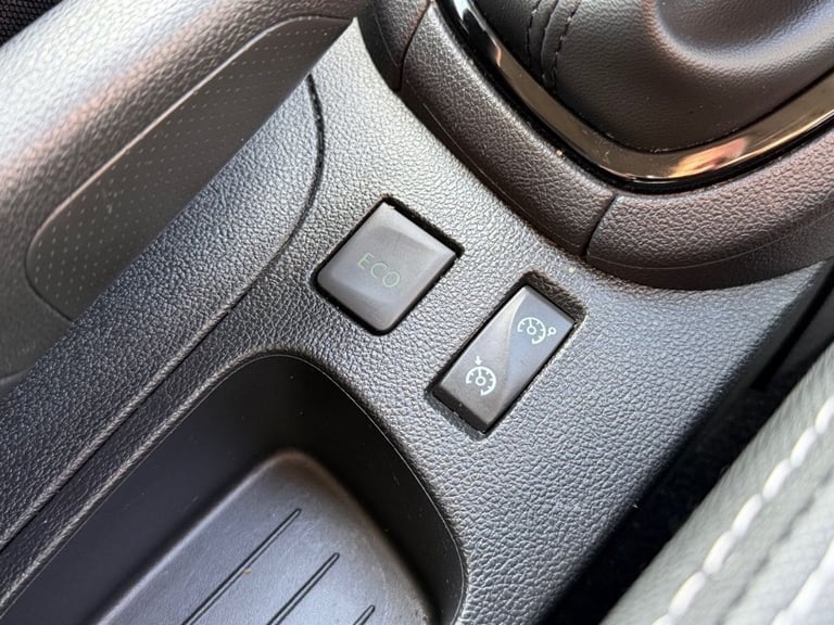 2019 Renault Clio 1.5 dCi Play Hatchback 5dr Diesel Manual Euro 6 (s/s) (90 ps) Hatchback Diesel ...