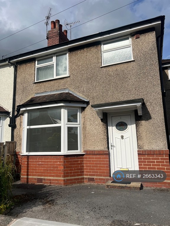 3 bedroom house in Brant Avenue, Newcastle-Under-Lyme, ST5 (3 bed) (#2663343)