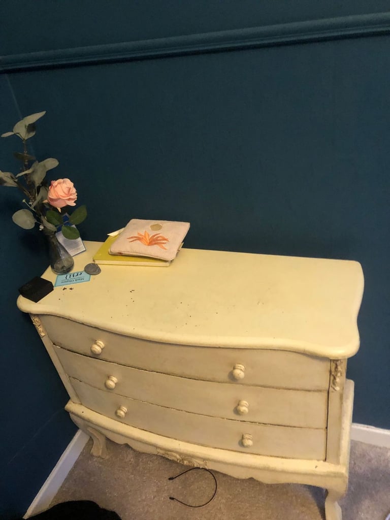 image for Small vintage chest of drawers - FREE