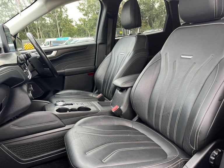 2023 Ford Kuga Vignale SUV 2.5l 190PS pHEV AUTO in Agate Black 1 OWNER, FSH