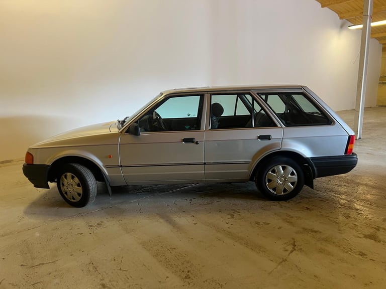Ford Escort MK4 1.6GL Estate - Walk Around Video