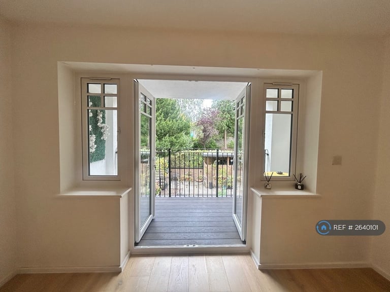 2 bedroom flat in Purley, Purley, CR8 (2 bed) (#2640101)