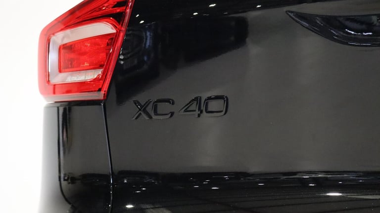 2025 Volvo XC40 B4 (P) Ultra Black Edition (Sunroof, Harman Kardon, 360 Camera) ESTATE Petrol/Ele...