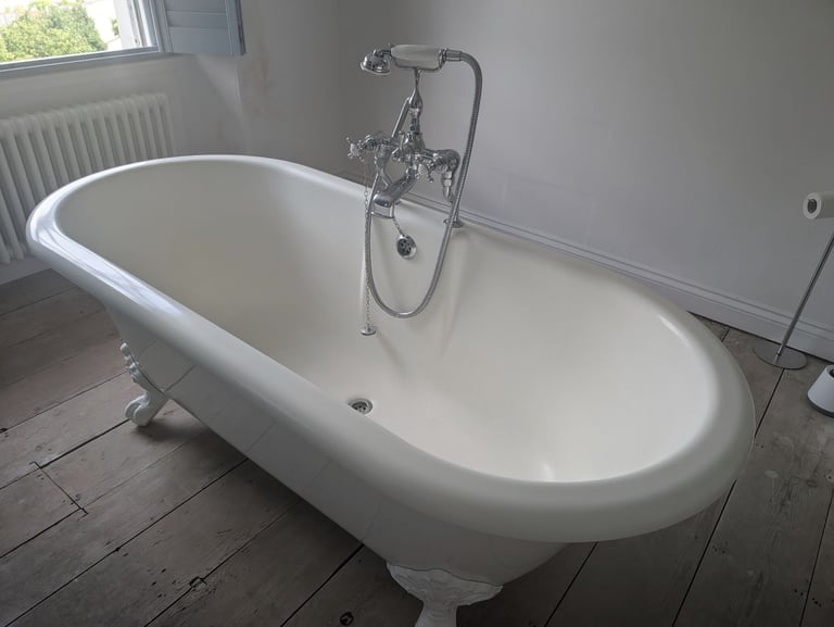 bathroom suite- fired earth, metal claw foot bath