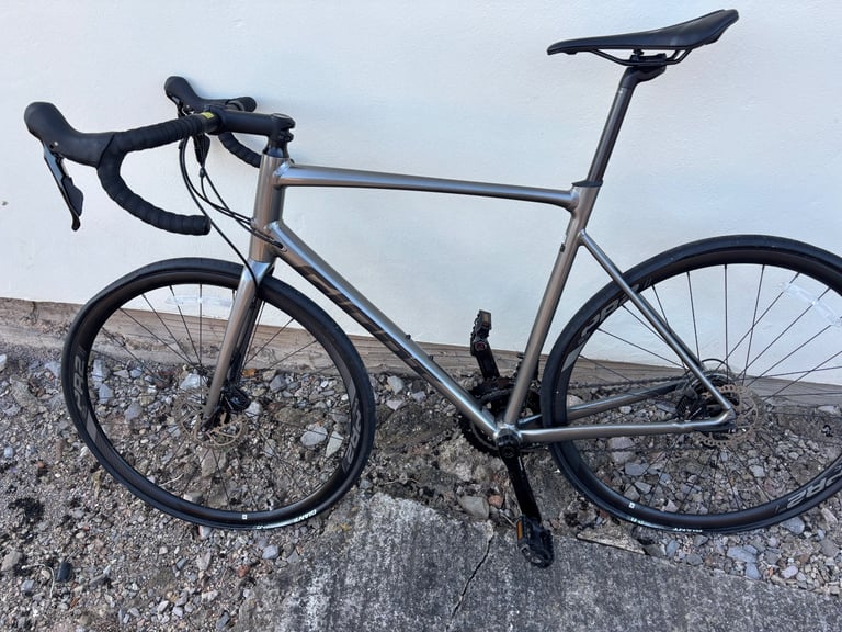 Giant Contend SL Road Bike L1 - fantastic buy!