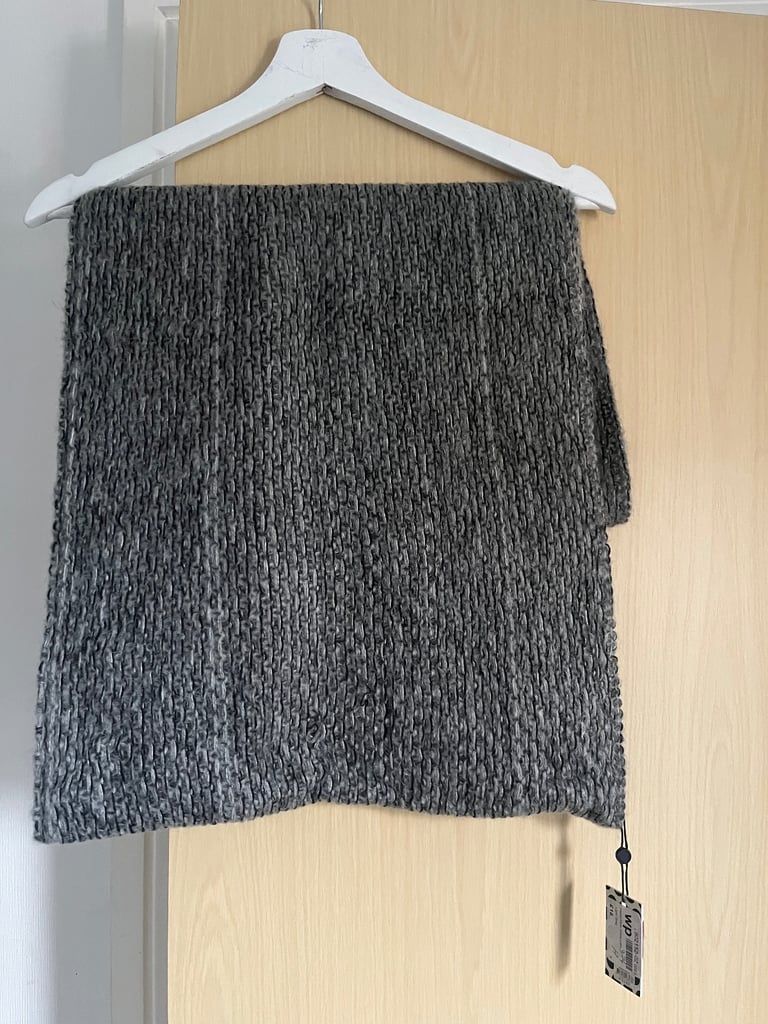 image for LIGHT GREY SOFT WOOL SNOOD 