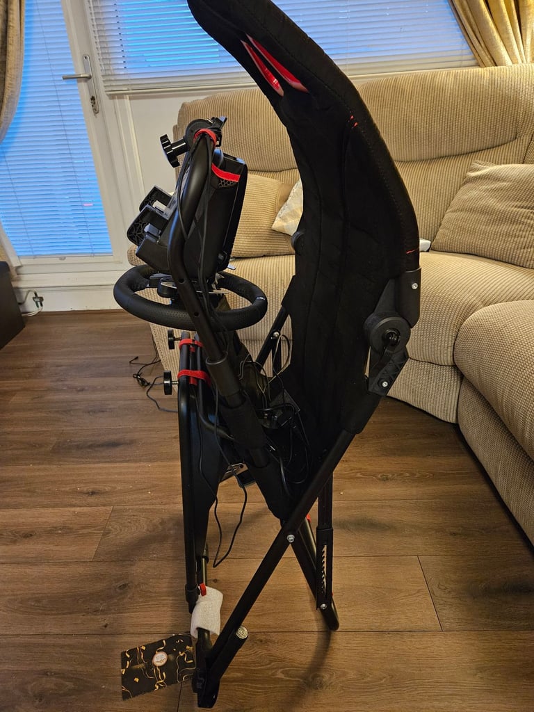 Logitech G29 steering wheel and seat ps4/5