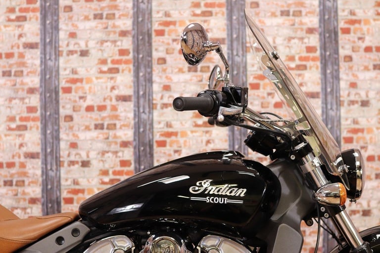 2016 INDIAN SCOUT - 11,274 MILES - INDIAN STAGE 1 EXHAUST, PANNIERS AND SCREEN