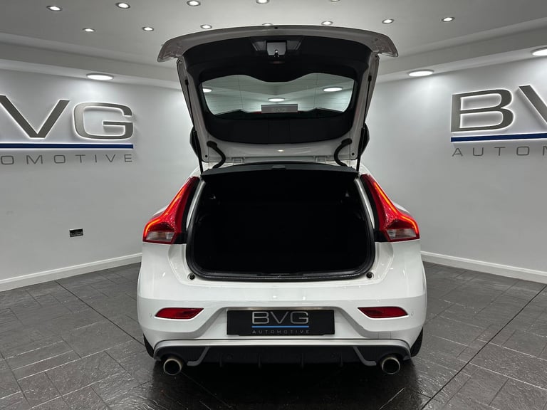 2017 Volvo V40 2.0 D2 R-Design Nav Plus Auto Euro 6 (s/s) 5dr HATCHBACK Diesel Automatic