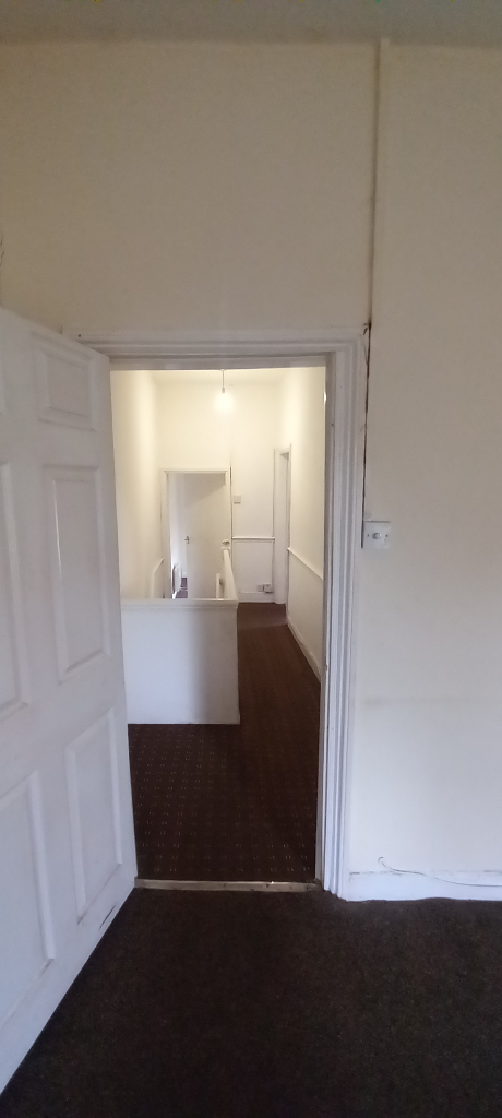 *LET BY**1 BEDROOM**FIRST FLOOR FLAT**St ANN STREET**HANLEY**