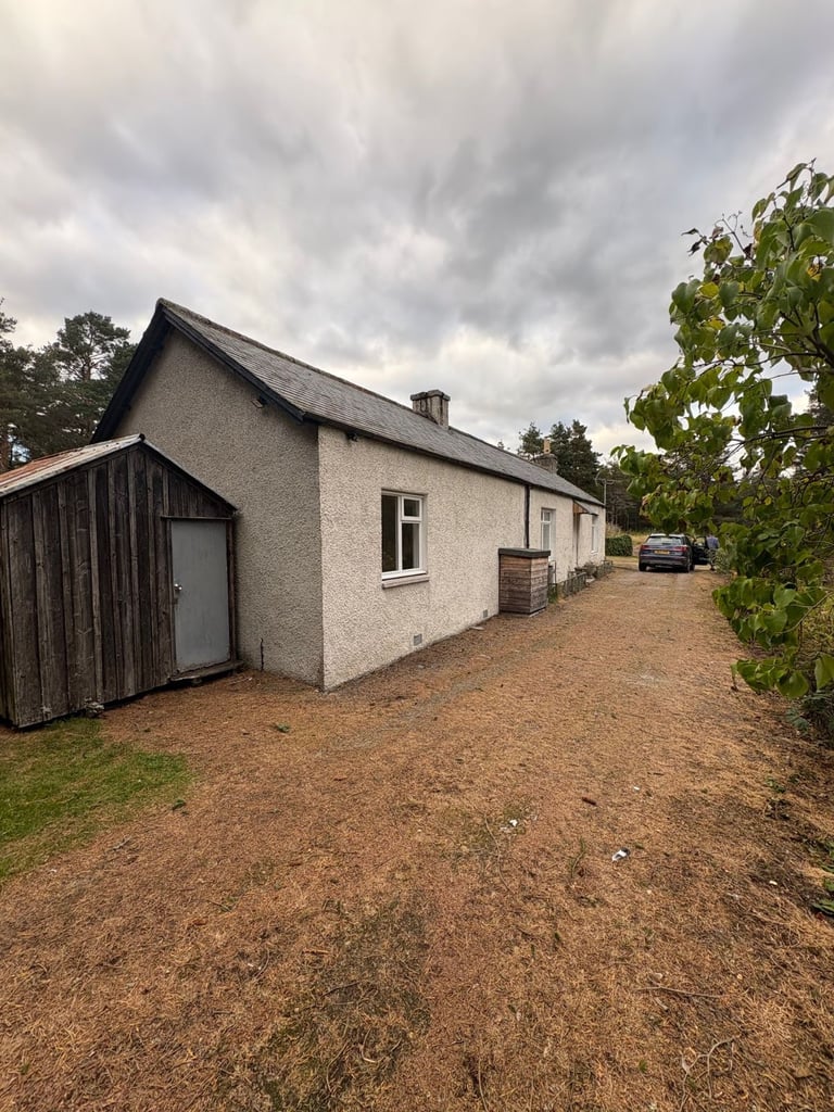 Recently renovated 2 Bedroom Cottage near Logie Coldstone, Dinnet, Aboyne. 