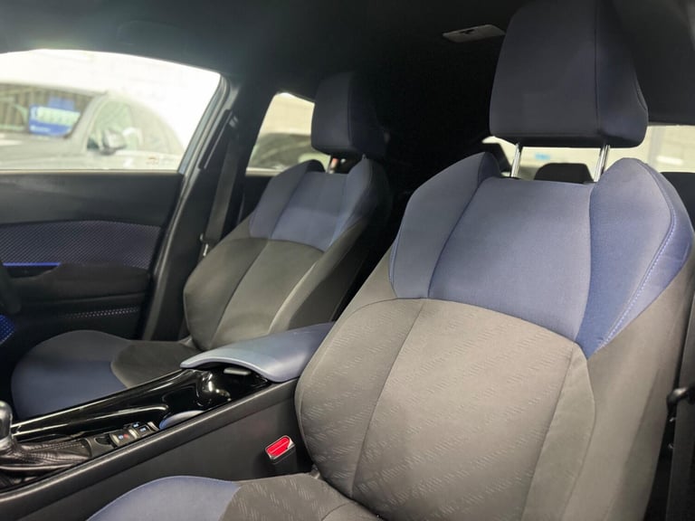 2018 Toyota C-HR 1.8 VVT-h Dynamic SUV 5dr Petrol Hybrid CVT Euro 6 (s/s) (122 ps) HATCHBACK Petr...